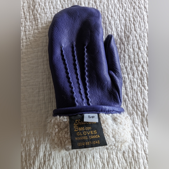 Handmade Purple Shearling Mitts - Picture 3 of 3